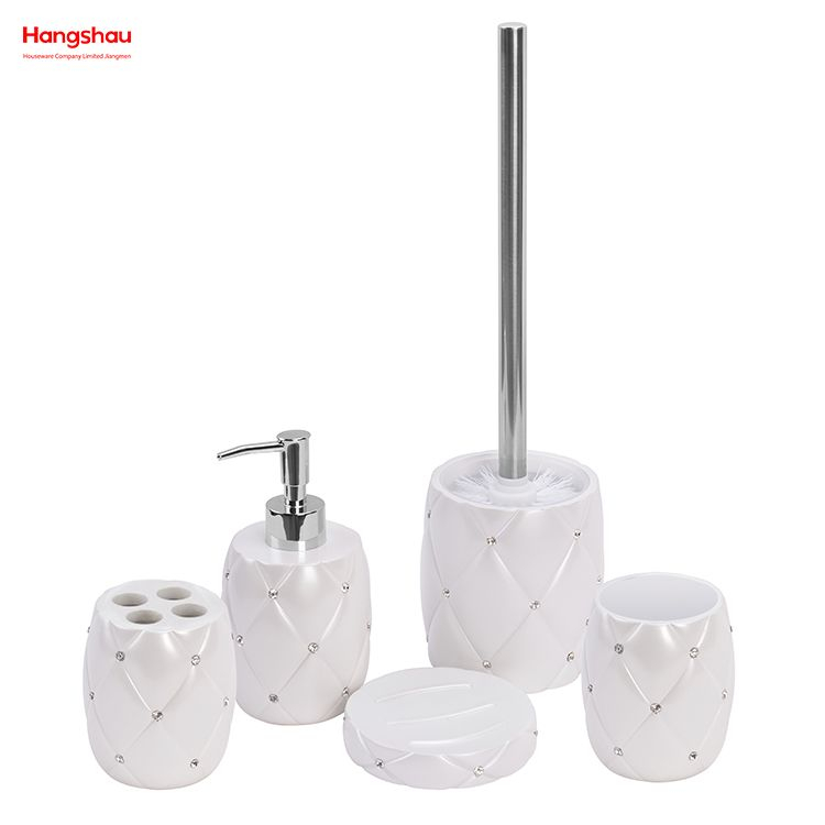 Family Soap Dispenser Toothbrush Holder Tumbler Soap Dish PlasticTransparent Luxury Polyresin Bathroom Accessories Luxury Set 