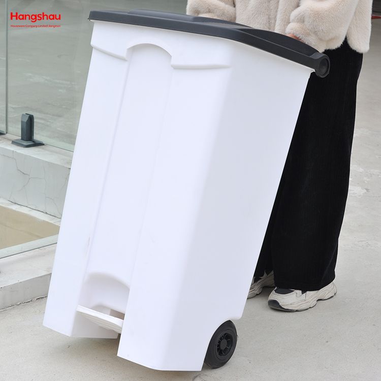 87L Trash Cans For Parks Plastic Pedal Waste Bin Urban Garbage Bins with Wheels Garbage Can With Wheelie Bin