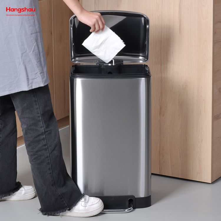 Advanced 30 Liter Capacity Kitchen And Hotel Commercial Trash Can