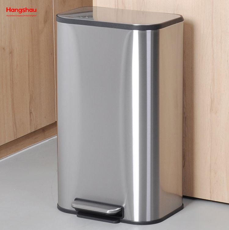 High Quality Household Kitchen Trash Bin with A Large Capacity of 30 Liters Hotel Foot Operated Trash Bin