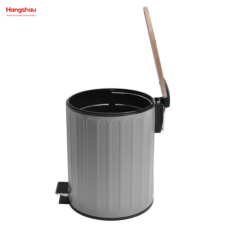 5L Household Stripe Pedal Waste Bin Bamboo Dust Bins Bathroom Trash Can Metal Morden Style Dustbin Garbage Can Bamboo Lid Powder Coating For Indoor Trash Can 