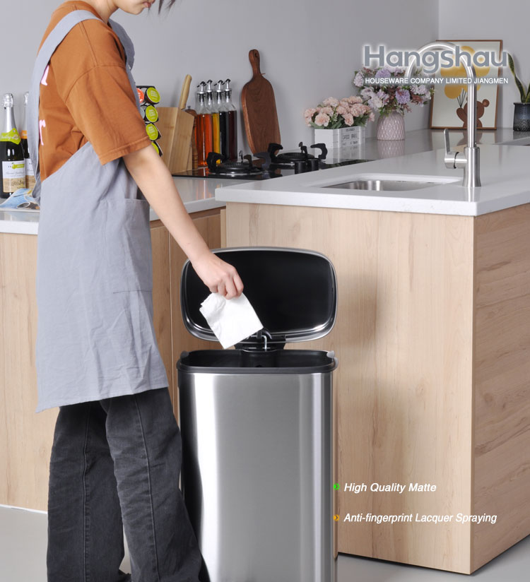 Pedal Trash Bin