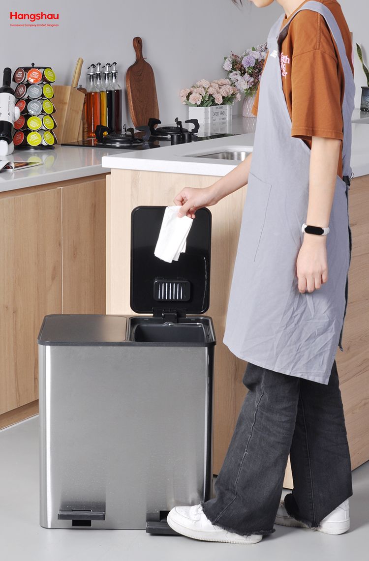 Environment protection Classification Trash Can