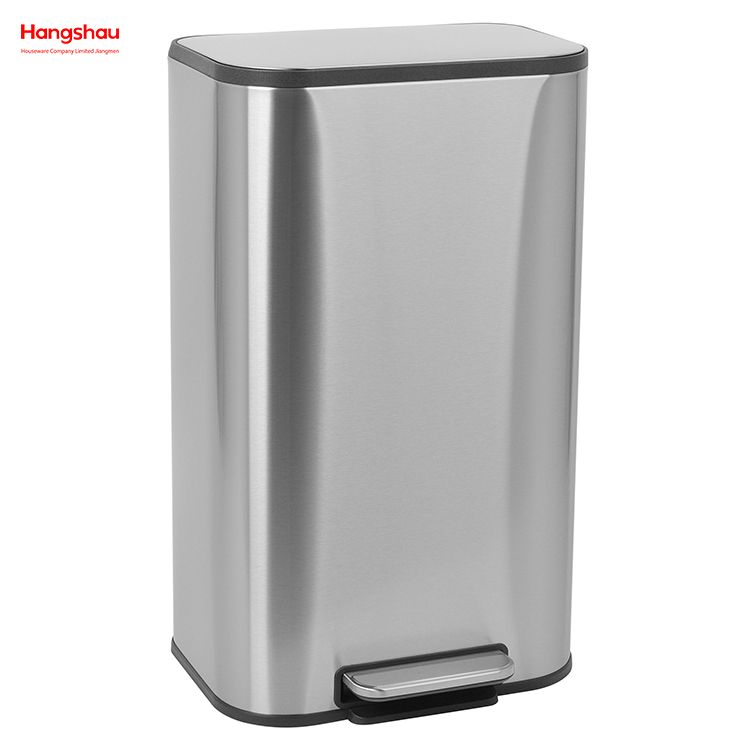 High Quality Household Kitchen Trash Bin with A Large Capacity of 30 Liters Hotel Foot Operated Trash Bin