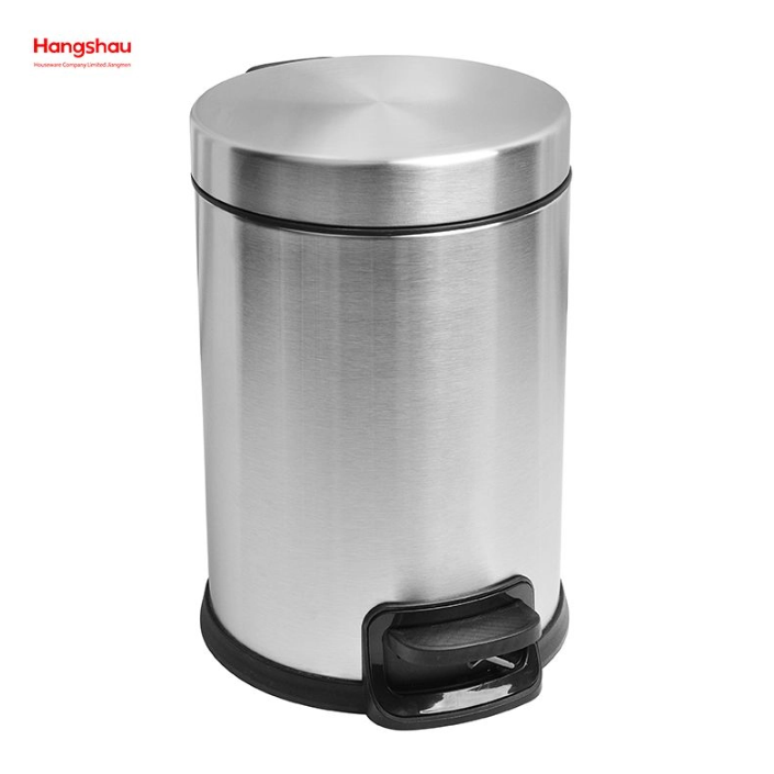 The Ultimate Trash Can Buying Guide: Material, Mechanism, And Placement